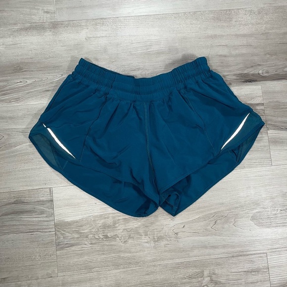 Lululemon Hotty Hot Short II 2.5" - Picture 7 of 7